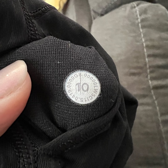 Lululemon Wunder Under size 10 Black Pattern - Picture 2 of 4